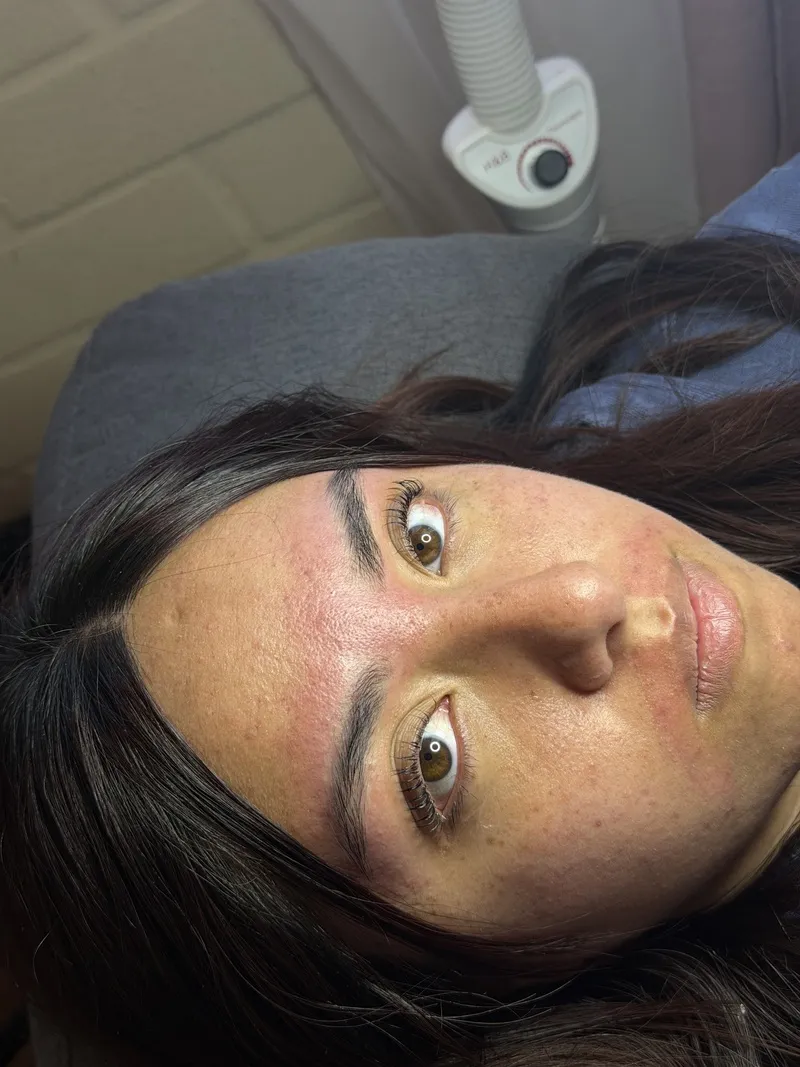 Trabajo de cejas hecho por Nicole Muñoz