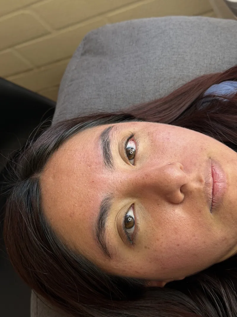 Trabajo de cejas hecho por Nicole Muñoz